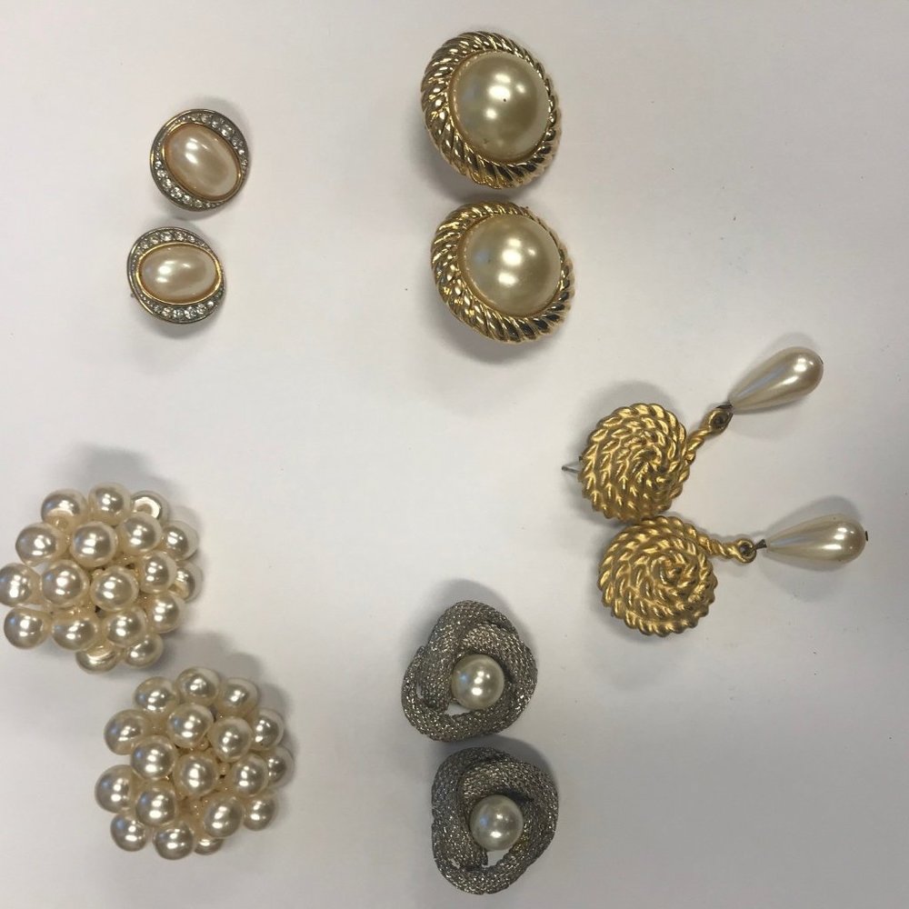 Vintage pearl costume earrings